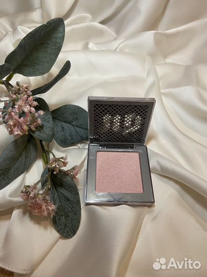 Румяна хайлайтер Urban Decay aura