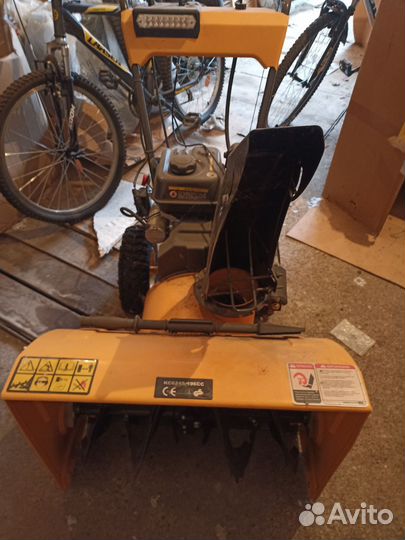 Снегоуборщик бензиновый