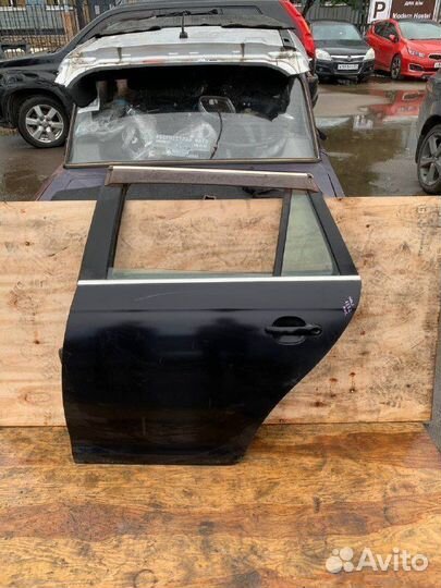 Левая задняя дверь Volkswagen Golf 5 универсал