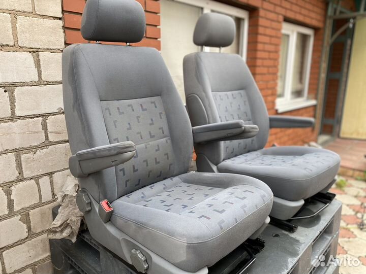 Передние сиденья vw мультиван т5