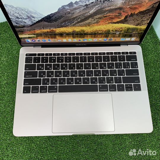 Серебристый MacBook Pro 13 2017 i5/8gb/512gb
