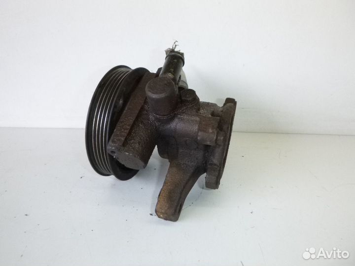 Насос гидроусилителя Toyota Corolla E10