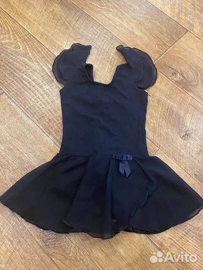 Купальник гимнастический с юбкой 104-110р, черный