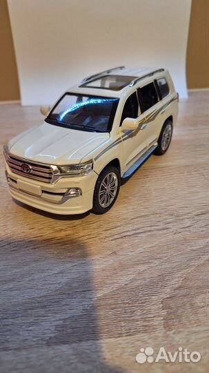 Модель автомобиля toyota крузак