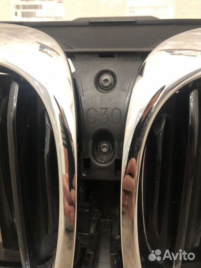 Решетка (жалюзи) радиатора BMW G30