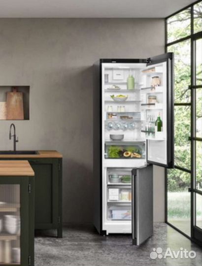 Холодильник Liebherr CNbdd 5733-20 001