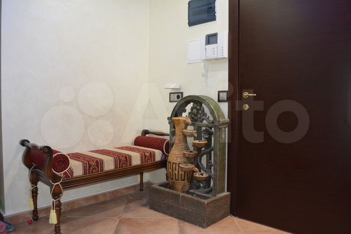 2-к. квартира, 65 м², 1/5 эт.