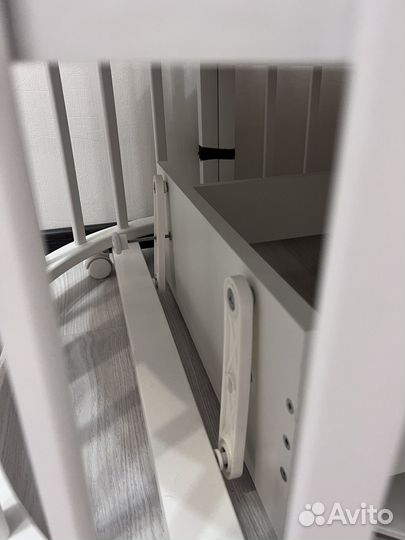 Кроватка для новорожденных с маятником