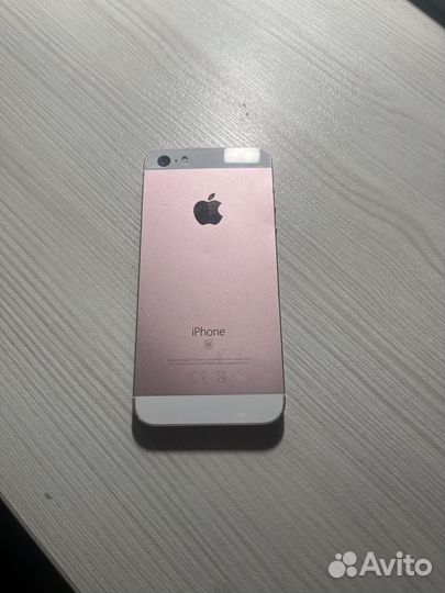 iPhone SE, 32 ГБ