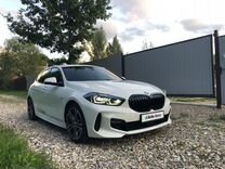 BMW 1 серия 1.5 AMT, 2021, 89 000 км, с пробегом, цена 2 780 000 руб.