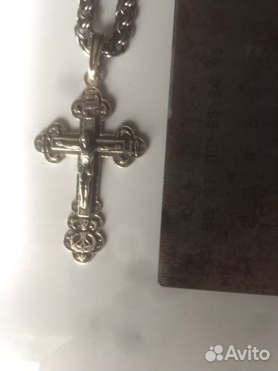 Серебряная цепь с крестом