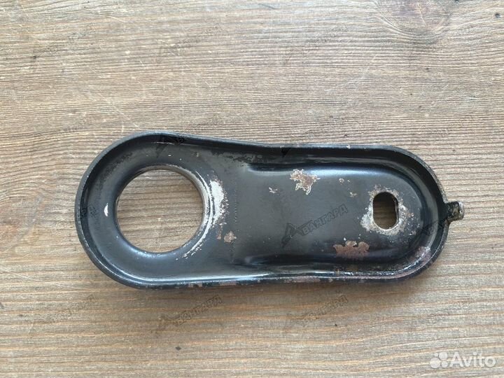 Кронштейн радиатора Daewoo Leganza 1997-2002