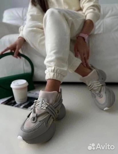 Кроссовки женские летние