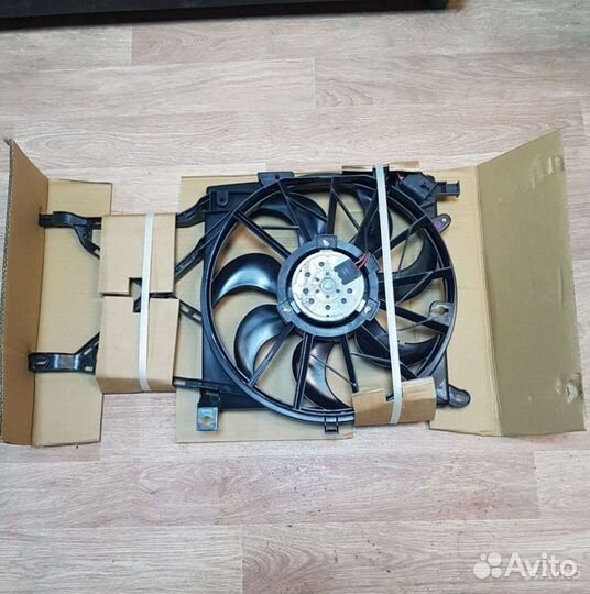 Диффузор вентилятора Opel Astra H, Zafira B