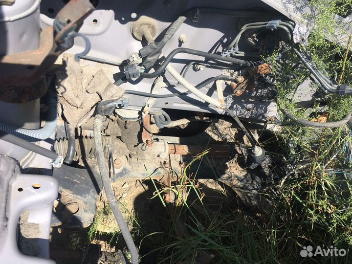 Подрамник передний Toyota Prius NHW10