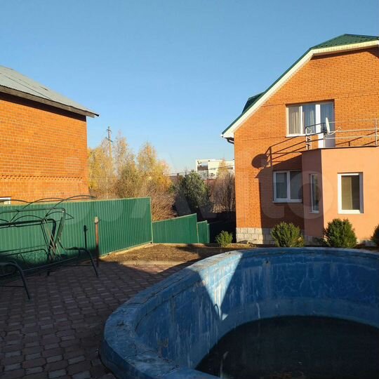 Коттедж 279 м² на участке 10 сот.