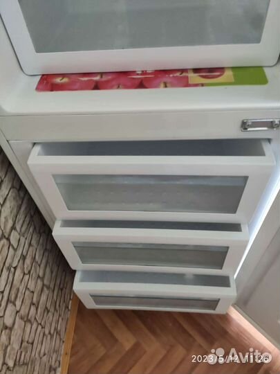 Холодильник Самсунг б/у, неисправен мотор