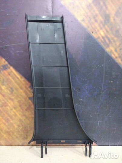 Обшивка салона правая Volkswagen Passat Variant B5