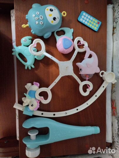 Музыкальный мобиль на кроватку