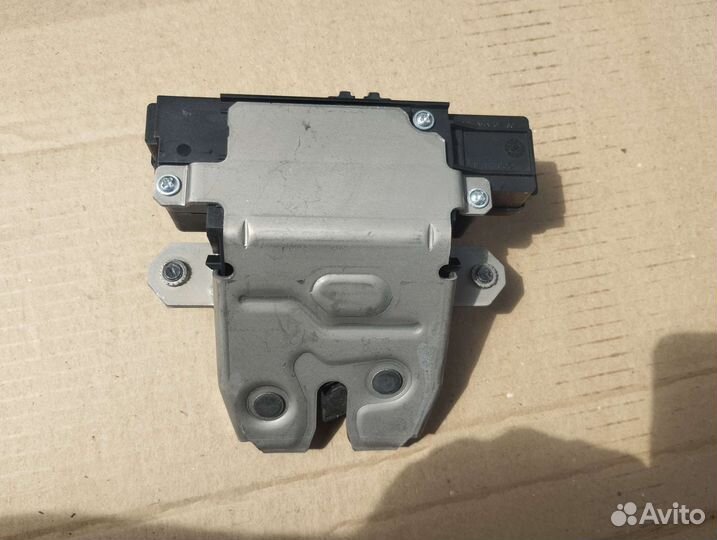 Volvo s40 замок крышки багажника