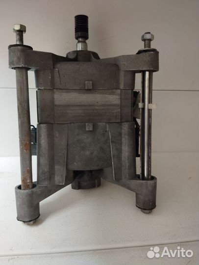 Двигататель стиральной машины Бош/LG