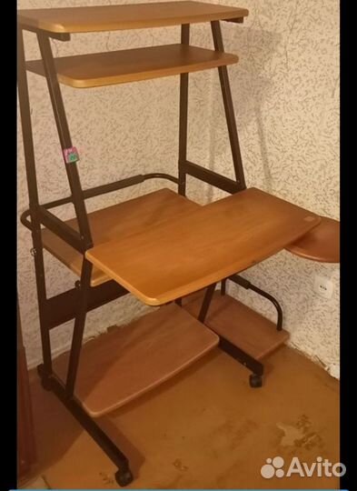 Компьютерный стол