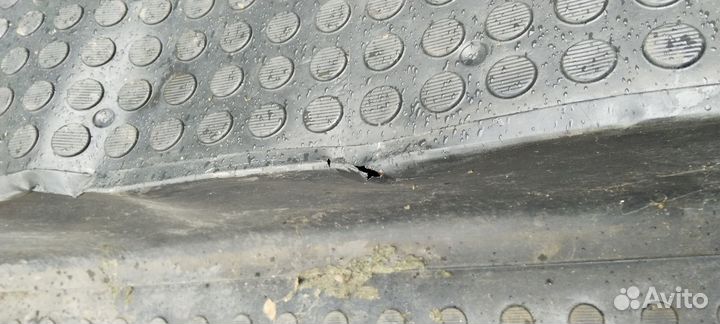 Коврик (поддон) в багажник ваз 2106