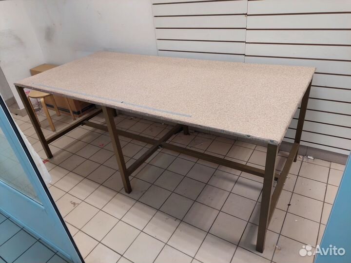 Стол