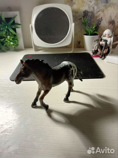 Лошади фигурки