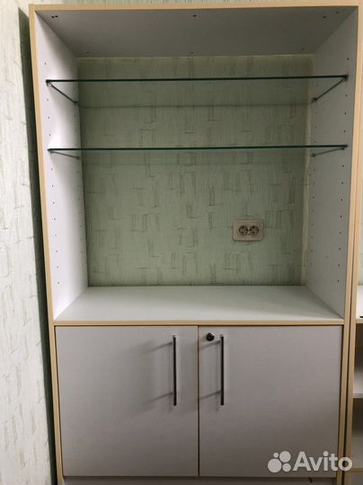 Стеллаж,витрина,шкафчик