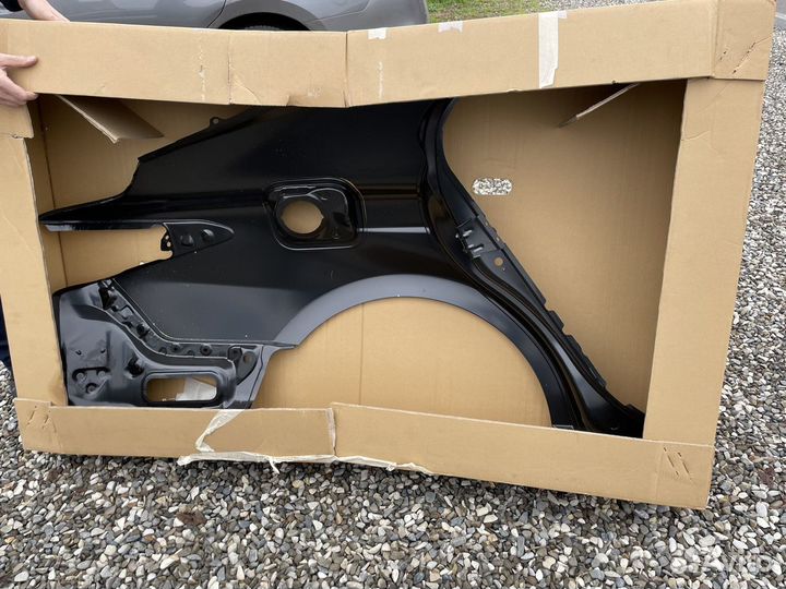 Camry V70 заднее крыло оригинал