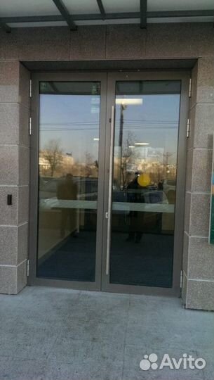 Дверь в магазин