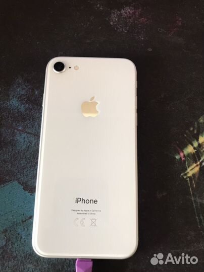 Телефон iPhone 8 64 gb