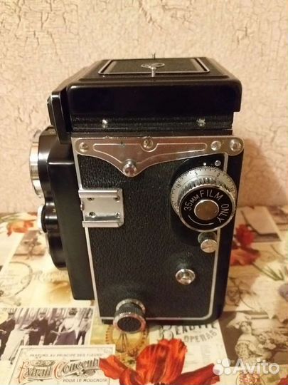 Антикварный фотоаппарат Yashica-635 1958 года