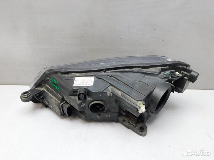 Фара правая Skoda Superb