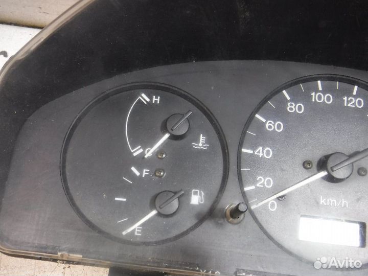 Панель приборов Mazda 323 BA