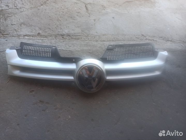 Решетка радиатора Golf 5