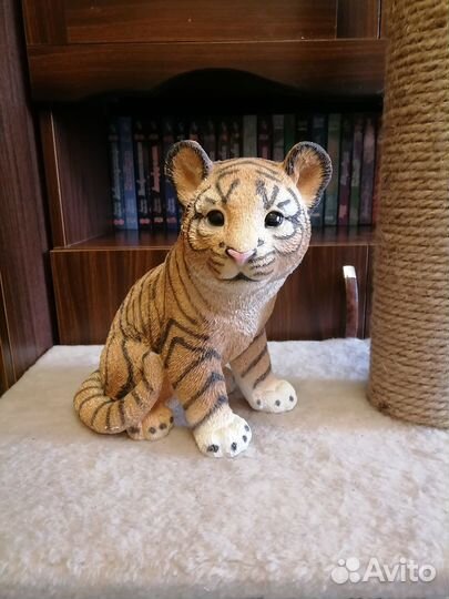 Декоративная фигурка тигр