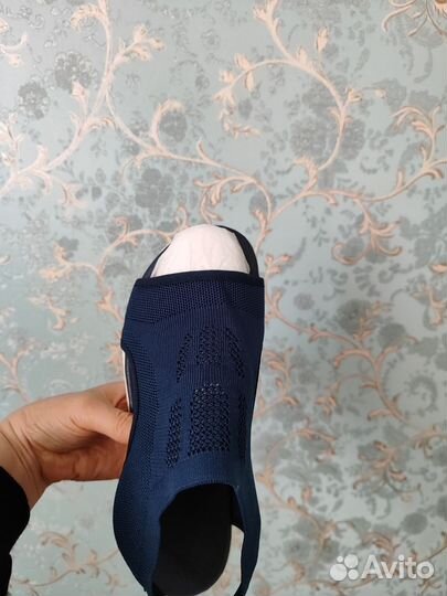 Босоножки новые 39 размер