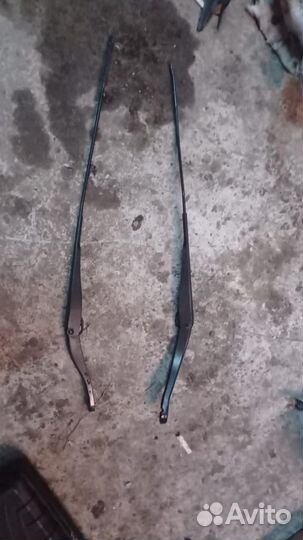 Поводок дворника Renault