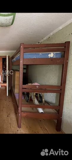 Кровать двухьярусная