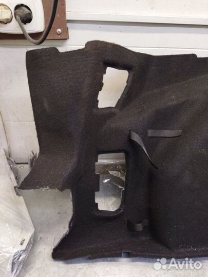 Обшивка багажника левая Ford Focus 3 хетчбэк 1.0 Л