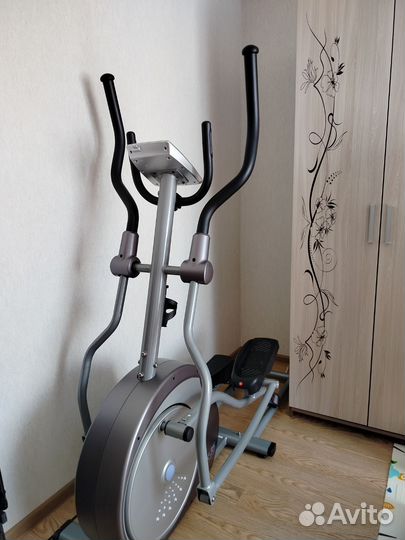 Элептический тренажёр