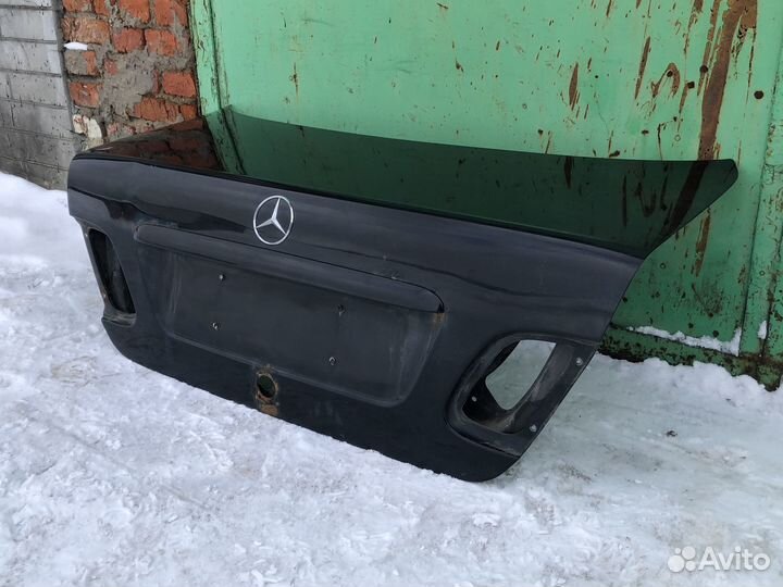 Крышка багажника с дефектами Mercedes W208