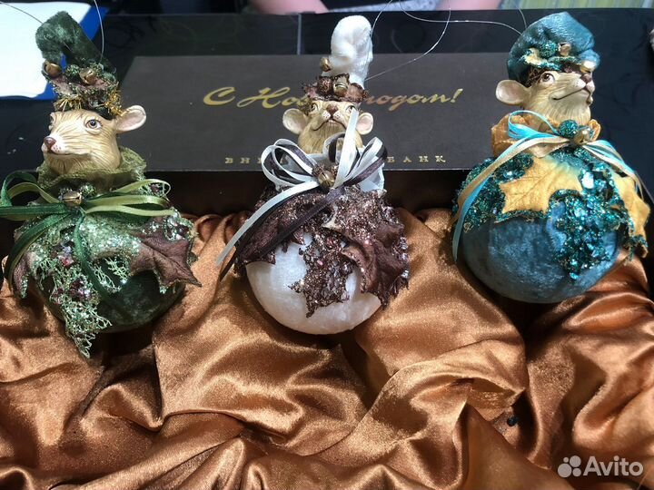 Новогодние игрушки