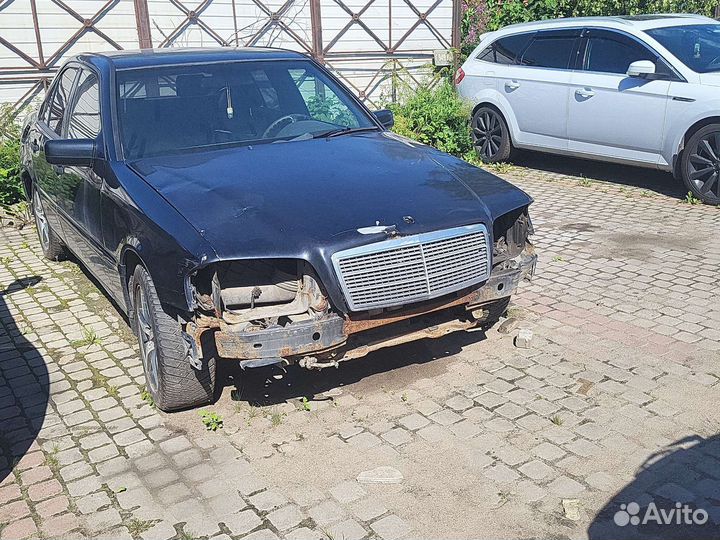 Mercedes-Benz C-класс 2.8 МТ, 1993, битый, 450 000 км