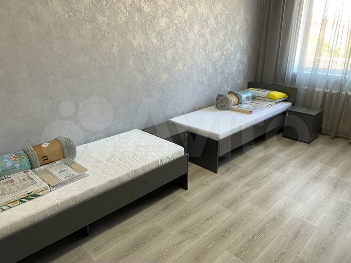 Комната 18 м² в 5-к., 2/2 эт.