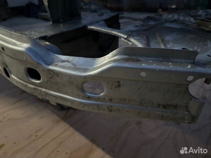 Телевизор Mercedes E W210 ом113.980 2001