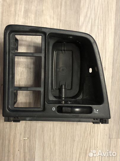 Рамка водительского дефлектора VW Passat B3