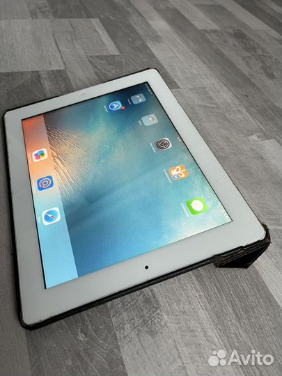 Apple iPad 2 64Гб Wi-Fi + Cellular